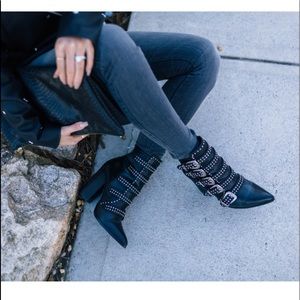 Steve Madden Comet Black Leather Booties